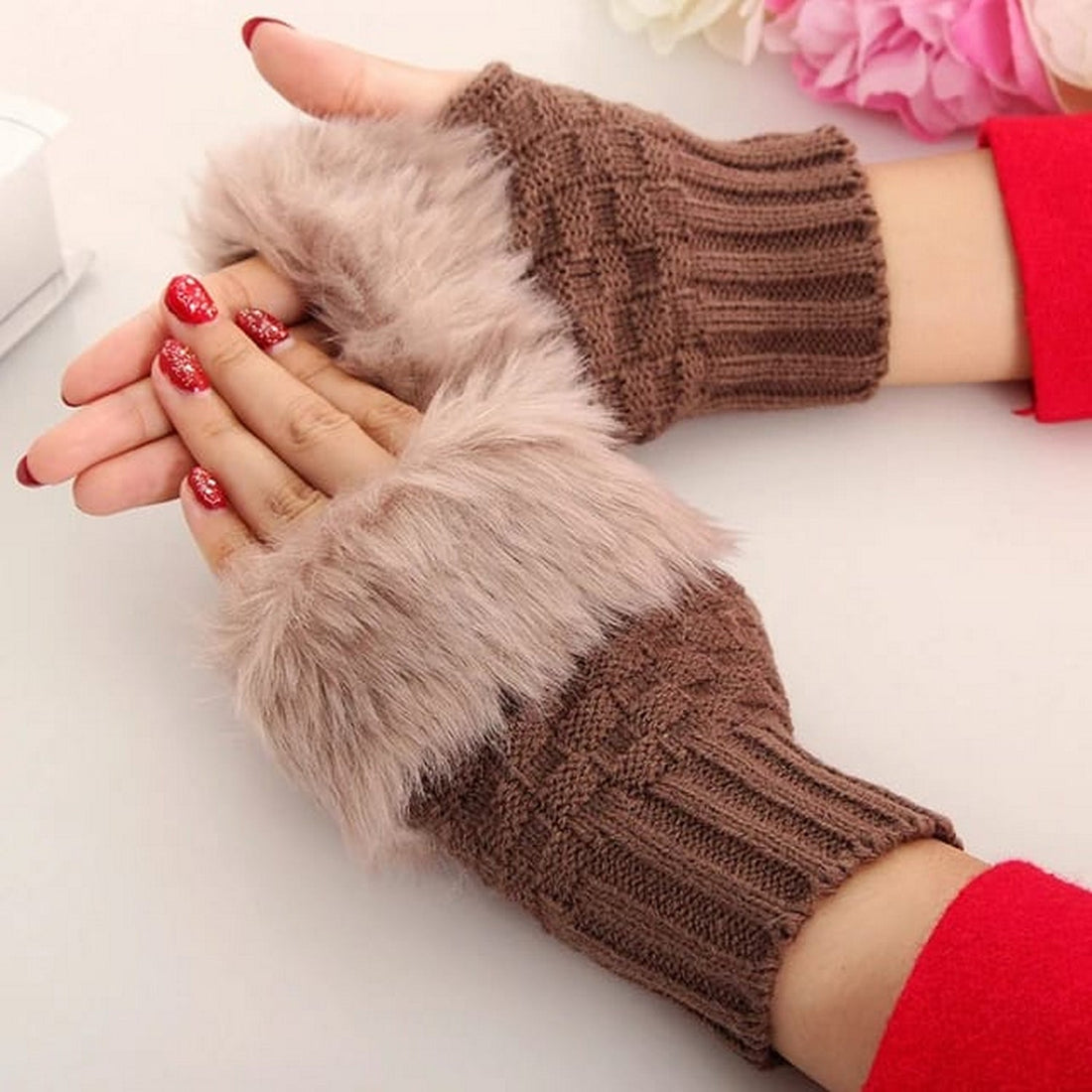 Heated Fur Gloves: Cozy & Stylish Warmth for Women'